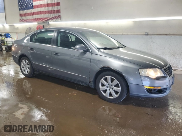 2008 Volkswagen Passat Turbo z VIN WVWJK73C08P045746, wystawiony jako Copart lot #52714265 z przebiegiem 202 420 mil mil oraz Szkoda całkowita • Salvage title. Historia ofert i sprzedaży dostępna na DreamBid. Obrazek 4.