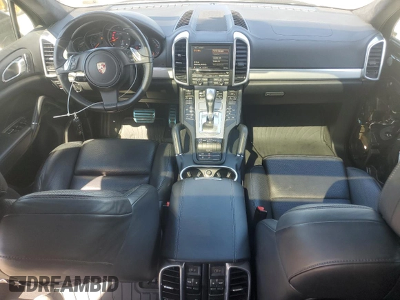 2012 Porsche Cayenne Turbo с VIN WP1AC2A25CLA80713, выставлен на аукционе Copart как лот 50768025 с пробегом 47 285 миль миль и Списание • Salvage title. История ставок и продаж доступна на DreamBid. Изображение 8.