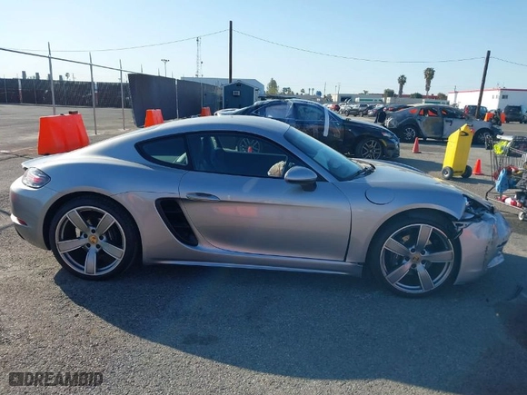 2017 Porsche 718 Cayman with VIN WP0AA2A80HS270427, listed as a IAAI auction lot 41826271 with NaN miles. Bid and sale history available at carsss.com. Image 13.