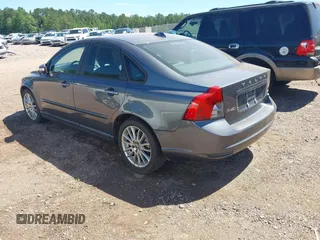 2009 Volvo S40 2.4L с VIN YV1MS382892460831, выставлен на аукционе IAAI как лот 42294332 с пробегом 239 841 миль миль и . История ставок и продаж доступна на DreamBid. Изображение 3.