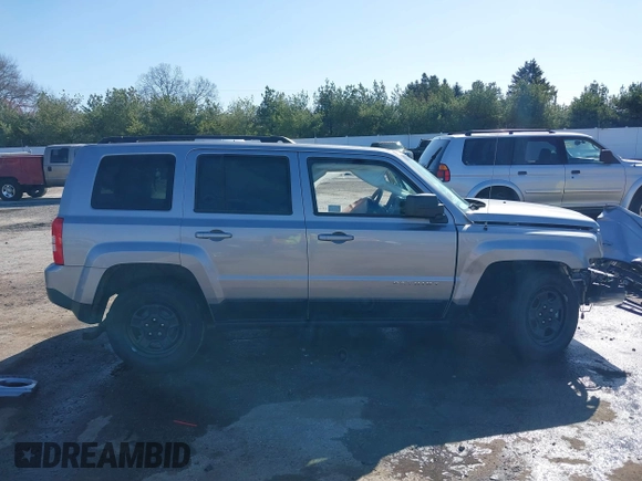 2014 Jeep Patriot Sport with VIN 1C4NJPBBXED859221, listed as a IAAI auction lot 39150084 with 105,102 mi miles. Bid and sale history available at carsss.com. Image 14.