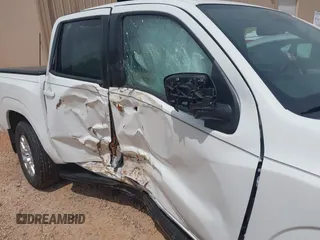 2022 Nissan Frontier SV z VIN 1N6ED1EJ8NN650378, wystawiony jako IAAI lot #39310357 z przebiegiem 45 898 mil mil oraz . Historia ofert i sprzedaży dostępna na DreamBid. Obrazek 12.