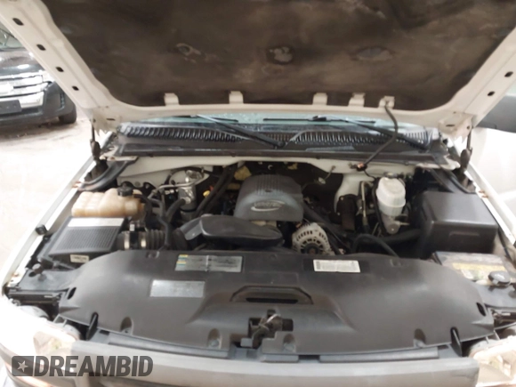 2004 GMC Sierra 1500 with VIN 1GDHC24U94E215240, listed as a IAAI auction lot 41332466 with 104,000 mi miles and . Bid and sale history available at DreamBid. Image 10.
