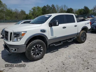 2017 Nissan Titan SV z VIN 1N6AA1E53HN570453, wystawiony jako Copart lot #52941025 z przebiegiem 146 705 mil mil oraz Szkoda całkowita • Salvage title. Historia ofert i sprzedaży dostępna na DreamBid. Obrazek 1.