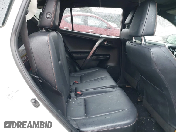 2018 Toyota RAV4 SE с VIN JTMJFREV7JJ748669, выставлен на аукционе IAAI как лот 42201518 с пробегом 111 570 миль миль и . История ставок и продаж доступна на DreamBid. Изображение 8.