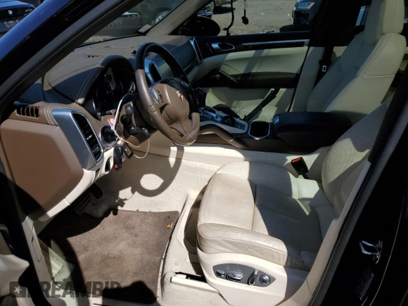 2011 Porsche Cayenne с VIN WP1AA2A25BLA10410, выставлен на аукционе Copart как лот 67706594 с пробегом 41 318 миль миль и Списание • Salvage title. История ставок и продаж доступна на DreamBid. Изображение 7.