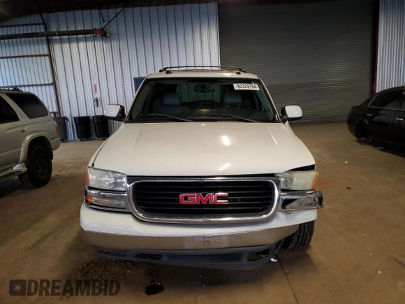 2004 GMC Yukon SLE with VIN 1GKEK13TX4J244318, listed as a Copart auction lot 82329764 with 172,216 mi miles and Salvage Title. Bid and sale history available at carsss.com. Image 5.