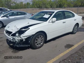 2002 Lexus ES 300 with VIN JTHBF30G425028944, listed as a IAAI auction lot 42057912 with 112,470 mi miles. Bid and sale history available at carsss.com. Image 2.