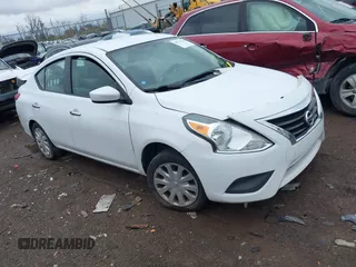 2019 Nissan Versa SV z VIN 3N1CN7AP4KL854369, wystawiony jako IAAI lot #40774206 z przebiegiem Nie podano mil oraz . Historia ofert i sprzedaży dostępna na DreamBid. Obrazek 1.