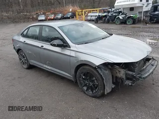 2024 Volkswagen Jetta Sport z VIN 3VWBM7BU0RM021069, wystawiony jako IAAI lot #41186329 z przebiegiem 19 188 mil mil oraz . Historia ofert i sprzedaży dostępna na DreamBid. Obrazek 1.
