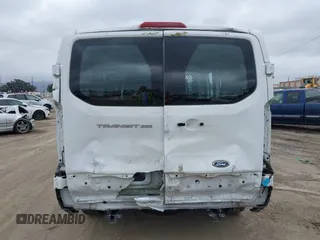 2019 Ford Transit с VIN 1FTYR1ZM0KKA86342, выставлен на аукционе IAAI как лот 42136774 с пробегом 184 618 миль миль и . История ставок и продаж доступна на DreamBid. Изображение 17.