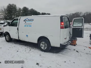 2008 Chevrolet Express Cargo Van with VIN 1GCGG25C181170897, listed as a Copart auction lot 87027134 with 200,590 mi miles and Salvage Title. Bid and sale history available at carsss.com. Image 2.