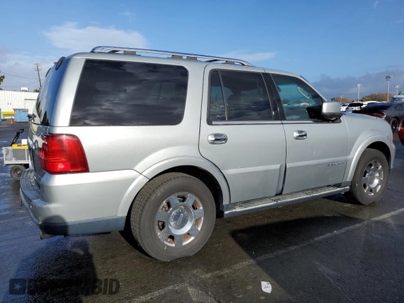 2006 Lincoln Navigator Luxury with VIN 5LMFU27506LJ12017, listed as a Copart auction lot 84655314 with 203,743 mi miles and Clean Title. Bid and sale history available at carsss.com. Image 3.