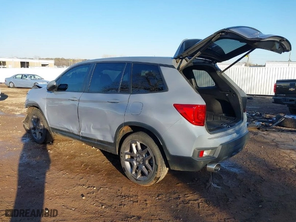 2022 Honda Passport EX-L with VIN 5FNYF7H55NB006170, listed as a IAAI auction lot 41329569 with 59,110 mi miles. Bid and sale history available at carsss.com. Image 3.