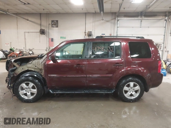 2011 Honda Pilot EX-L with VIN 5FNYF4H56BB051404, listed as a IAAI auction lot 41758332 with 301,099 mi miles. Bid and sale history available at carsss.com. Image 15.