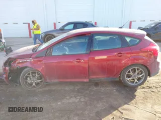 2014 Ford Focus SE z VIN 1FADP3K26EL422900, wystawiony jako IAAI lot #41553993 z przebiegiem 98 013 mil mil oraz . Historia ofert i sprzedaży dostępna na DreamBid. Obrazek 15.