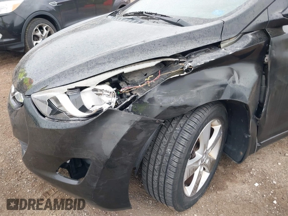 2013 Hyundai Elantra GLS z VIN 5NPDH4AE6DH372849, wystawiony jako IAAI lot #42161748 z przebiegiem 91 986 mil mil oraz . Historia ofert i sprzedaży dostępna na DreamBid. Obrazek 6.