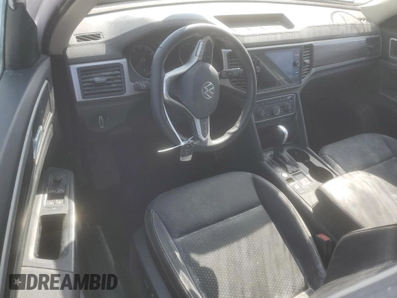 2021 Volkswagen Atlas SE z VIN 1V2DP2CAXMC525244, wystawiony jako Copart lot #80986114 z przebiegiem Nie podano mil oraz Nie do naprawy • Non repairable. Historia ofert i sprzedaży dostępna na DreamBid. Obrazek 8.