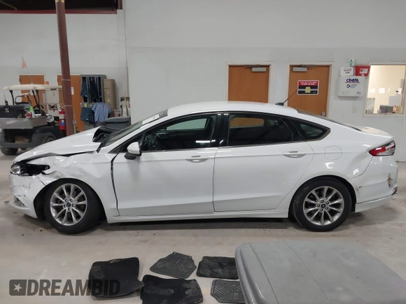 2017 Ford Fusion SE with VIN 3FA6P0H7XHR355914, listed as a IAAI auction lot 41983458 with 118,403 mi miles. Bid and sale history available at carsss.com. Image 14.