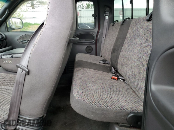 2001 Dodge 1500 with VIN 3B7HF13ZX1G765540, listed as a Copart auction lot 55624595 with 138,116 mi miles and Clean Title. Bid and sale history available at DreamBid. Image 10.