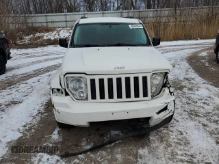 2008 Jeep Liberty Sport z VIN 1J8GN28K78W255067, wystawiony jako Copart lot #86998644 z przebiegiem 151 009 mil mil oraz Czysty tytuł • Clean title. Historia ofert i sprzedaży dostępna na DreamBid. Obrazek 5.