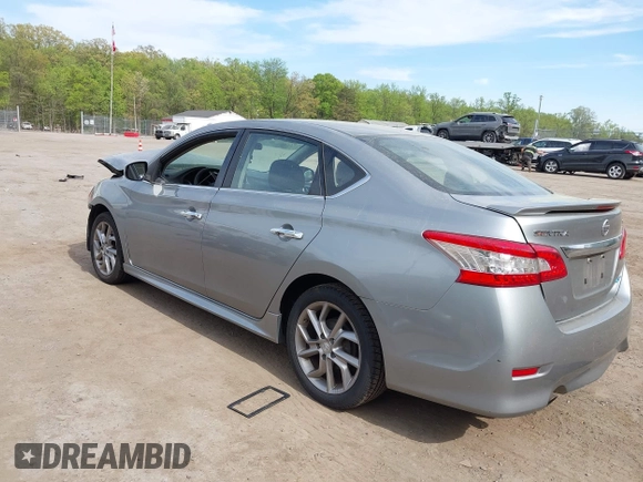 2013 Nissan Sentra SR z VIN 3N1AB7AP7DL759758, wystawiony jako IAAI lot #42093737 z przebiegiem 146 380 mil mil oraz . Historia ofert i sprzedaży dostępna na DreamBid. Obrazek 3.