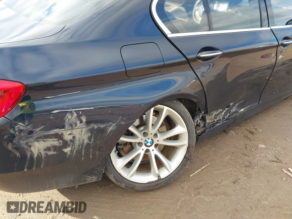 2015 BMW 5 Series 535i with VIN WBA5B1C58FG127959, listed as a IAAI auction lot 41571017 with 122,274 mi miles and . Bid and sale history available at carsss.com. Image 6.