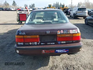 1990 Honda Accord EX with VIN JHMCB7561LC077247, listed as a IAAI auction lot 40819375 with 329,769 mi miles. Bid and sale history available at carsss.com. Image 16.