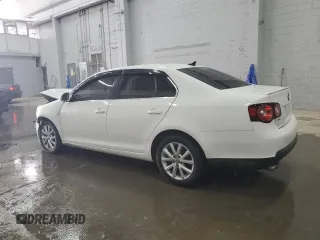 2010 Volkswagen Jetta SE с VIN 3VWRZ7AJ2AM013972, выставлен на аукционе Copart как лот 58512185 с пробегом 120 805 миль миль и Списание • Salvage title. История ставок и продаж доступна на DreamBid. Изображение 2.
