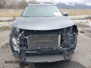 2018 Nissan Rogue SV with VIN KNMAT2MV6JP511461, listed as a IAAI auction lot 41924322 with 131,869 mi miles. Bid and sale history available at carsss.com. Image 13.
