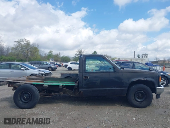 1994 Chevrolet Silverado 2500 z VIN 1GCFC24K6RE155578, wystawiony jako IAAI lot #42062238 z przebiegiem 303 962 mil mil oraz . Historia ofert i sprzedaży dostępna na DreamBid. Obrazek 13.