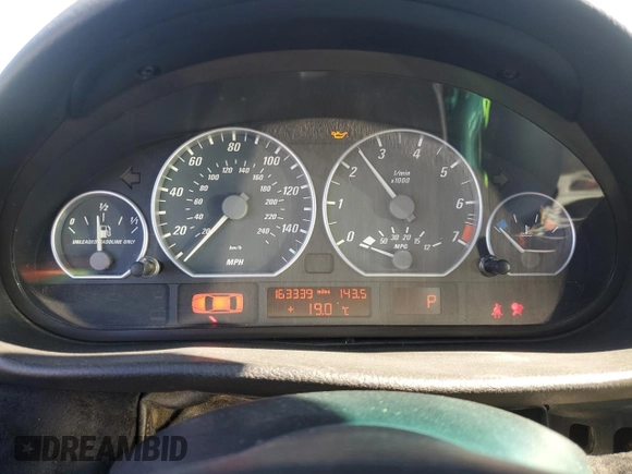2004 BMW 3 Series 330Ci with VIN WBABD53454PL13225, listed as a Copart auction lot 45426845 with 163,339 mi miles and Salvage Title. Bid and sale history available at carsss.com. Image 9.