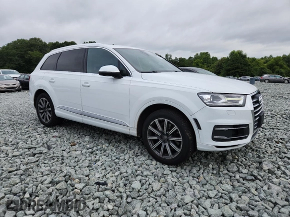 2017 Audi Q7 Premium Plus with VIN WA1LAAF79HD007810, listed as a Copart auction lot 65116745 with 193,643 mi miles and Clean title. Bid and sale history available at DreamBid. Image 4.