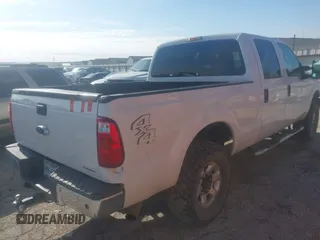 2014 Ford Super Duty F-250 SRW XL with VIN 1FT7W2B69EEB43193, listed as a IAAI auction lot 41463083 with 330,282 mi miles. Bid and sale history available at carsss.com. Image 4.