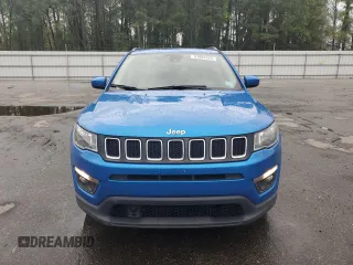 2020 Jeep Compass Altitude with VIN 3C4NJCBB3LT258572, listed as a Copart auction lot 51992325 with 141,022 mi miles and Salvage title. Bid and sale history available at DreamBid. Image 5.