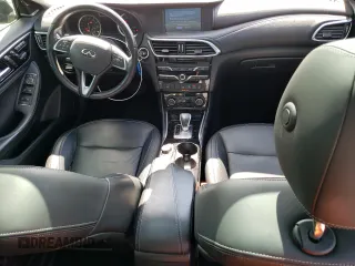 2018 Infiniti QX30 ESSENTIAL with VIN SJKCH5CP9JA045152, listed as a Copart auction lot 60647204 with 44,079 mi miles and Non Repairable. Bid and sale history available at carsss.com. Image 8.
