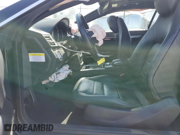 2014 Mercedes-Benz E 350 z VIN WDDKJ5KB2EF268494, wystawiony jako Copart lot #60667295 z przebiegiem 84 675 mil mil oraz Szkoda całkowita • Salvage title. Historia ofert i sprzedaży dostępna na DreamBid. Obrazek 7.