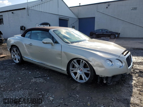 2013 Bentley Continental GT z VIN SCBGT3ZA2DC081822, wystawiony jako Copart lot #84201784 z przebiegiem 39 423 mil mil oraz Szkody całkowita. Historia ofert i sprzedaży dostępna na DreamBid. Obrazek 4.