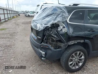 2019 Jeep Cherokee Latitude Plus with VIN 1C4PJLLX9KD333220, listed as a IAAI auction lot 42512218 with 81,064 mi miles and . Bid and sale history available at DreamBid. Image 6.