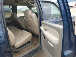 2000 GMC Yukon XL SLT with VIN 3GKFK16T0YG132022, listed as a IAAI auction lot 41735302 with 280,969 mi miles. Bid and sale history available at carsss.com. Image 8.
