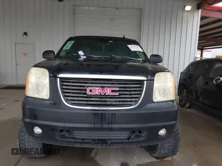 2007 GMC Yukon SLE w/3SA with VIN 1GKFC13C27R307371, listed as a IAAI auction lot 41569424 with 355,074 mi miles. Bid and sale history available at carsss.com. Image 6.