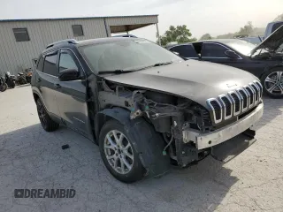 2018 Jeep Cherokee Latitude Tech Connect z VIN 1C4PJLCB8JD537025, wystawiony jako Copart lot #56568695 z przebiegiem 149 071 mil mil oraz Szkoda całkowita • Salvage title. Historia ofert i sprzedaży dostępna na DreamBid. Obrazek 4.