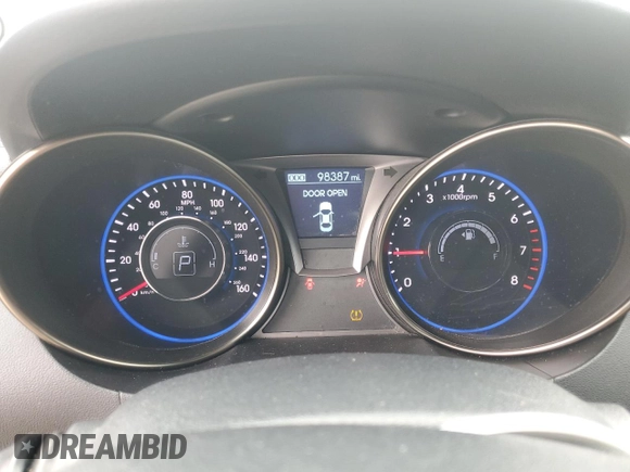 2013 Hyundai Genesis Coupe R-Spec with VIN KMHHT6KD9DU109502, listed as a Copart auction lot 52364895 with 98,387 mi miles and Salvage title. Bid and sale history available at DreamBid. Image 9.