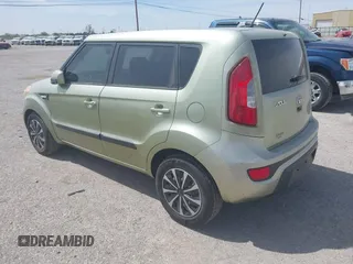 2013 Kia Soul with VIN KNDJT2A50D7589713, listed as a IAAI auction lot 41916888 with 240,486 mi miles. Bid and sale history available at carsss.com. Image 3.