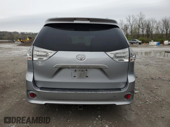2012 Toyota Sienna SE z VIN 5TDXK3DC9CS222519, wystawiony jako Copart lot #50948145 z przebiegiem 245 553 mil mil oraz Szkoda całkowita • Salvage title. Historia ofert i sprzedaży dostępna na DreamBid. Obrazek 6.
