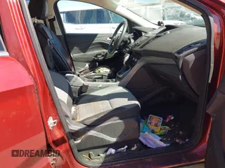2014 Ford Escape SE with VIN 1FMCU0GX1EUB33821, listed as a IAAI auction lot 41702719 with 1 mi miles. Bid and sale history available at carsss.com. Image 5.
