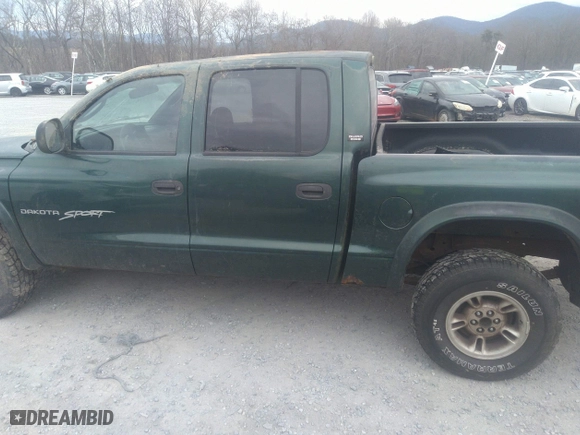 2000 Dodge Dakota Sport with VIN 1B7HG2AZ6YS661541, listed as a IAAI auction lot 41674406 with 204,117 mi miles. Bid and sale history available at carsss.com. Image 15.