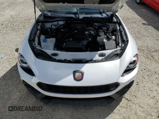 2017 FIAT 124 Spider Elaborazione Abarth z VIN JC1NFAEK3H0122865, wystawiony jako Copart lot #74121844 z przebiegiem 42 643 mil mil oraz Szkody całkowita. Historia ofert i sprzedaży dostępna na DreamBid. Obrazek 11.