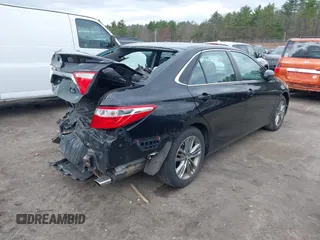 2015 Toyota Camry XLE with VIN 4T1BF1FK7FU079685, listed as a IAAI auction lot 41998976 with 109,489 mi miles. Bid and sale history available at carsss.com. Image 4.