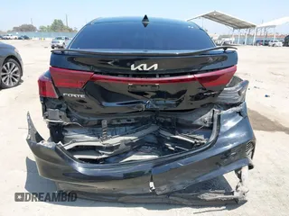 2023 Kia Forte GT-Line z VIN 3KPF54AD2PE610570, wystawiony jako IAAI lot #41744796 z przebiegiem 32 700 mil mil oraz . Historia ofert i sprzedaży dostępna na DreamBid. Obrazek 16.